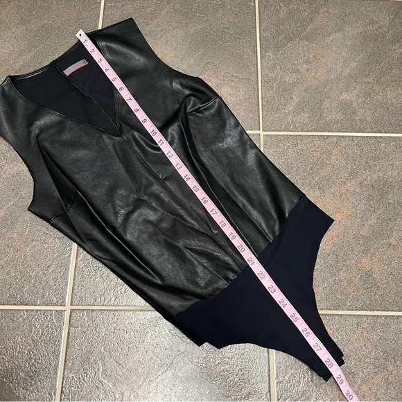 Commando Faux Leather V-Neck Sleeveless Bodysuit Top Black Medium M - Picture 13 of 16